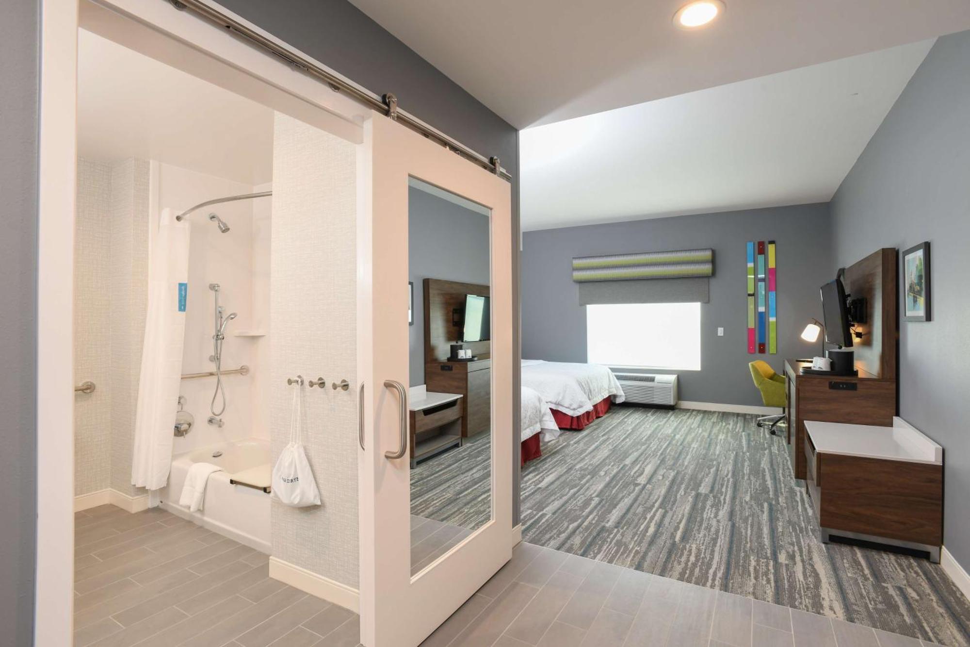 Hampton Inn & Suites Cincinnati Liberty Township West Chester Bagian luar foto