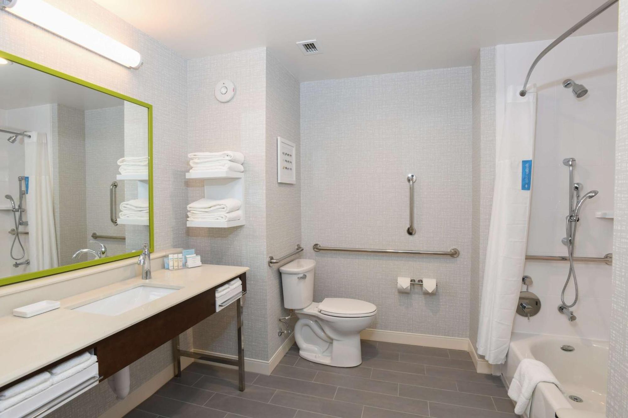 Hampton Inn & Suites Cincinnati Liberty Township West Chester Bagian luar foto