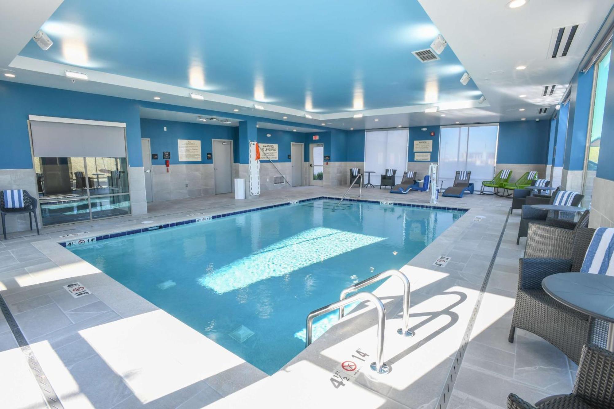 Hampton Inn & Suites Cincinnati Liberty Township West Chester Bagian luar foto